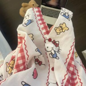 طقم بيجامة نسائي لطيف على شكل فراولة كرتونية لطيفة من Hello Kitty لخريف الخريف بأكمام طويلة ملابس نوم جاهزة للاستلقاء